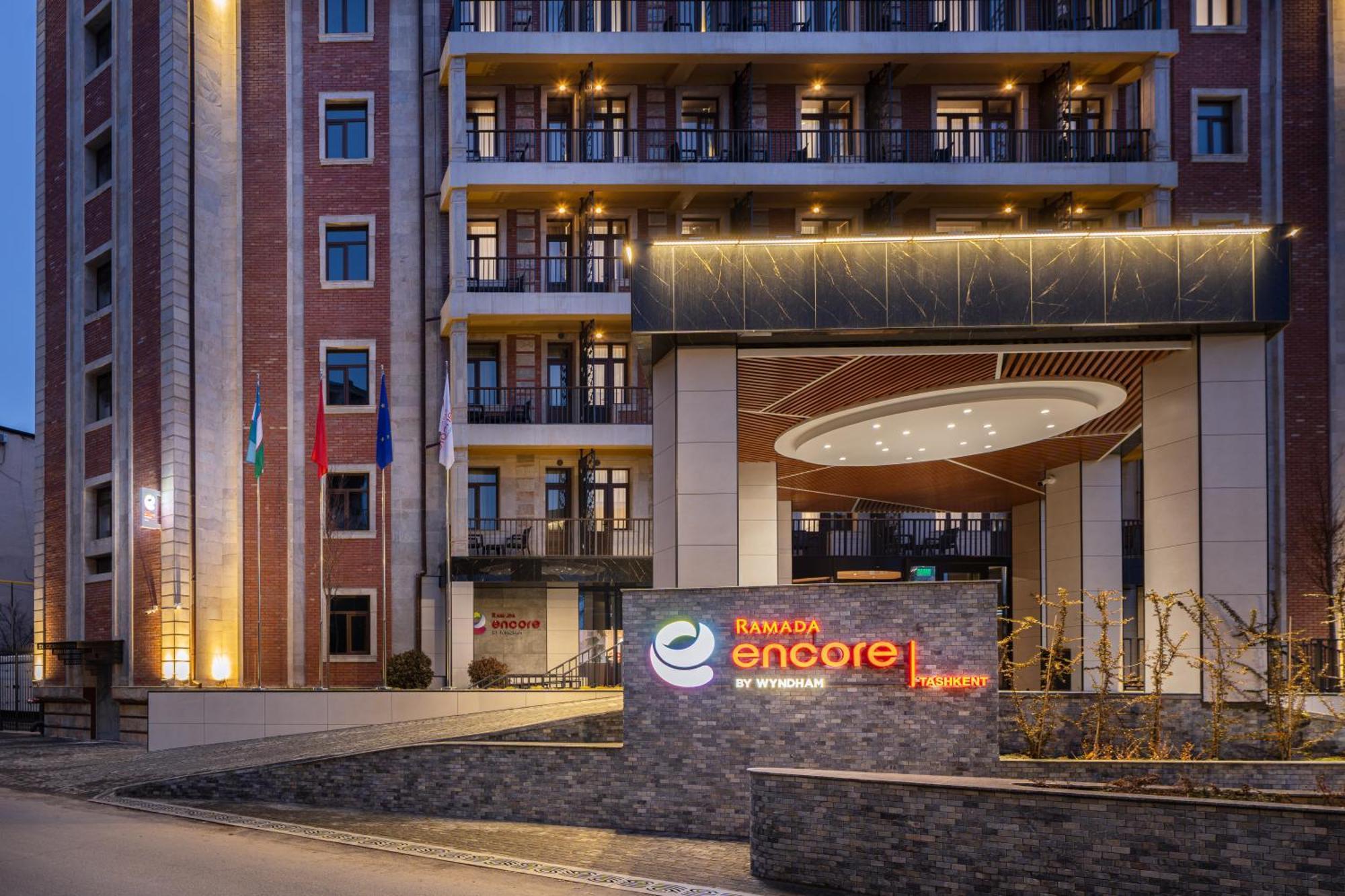 Ramada Encore By Wyndham Tashkent Exterior foto