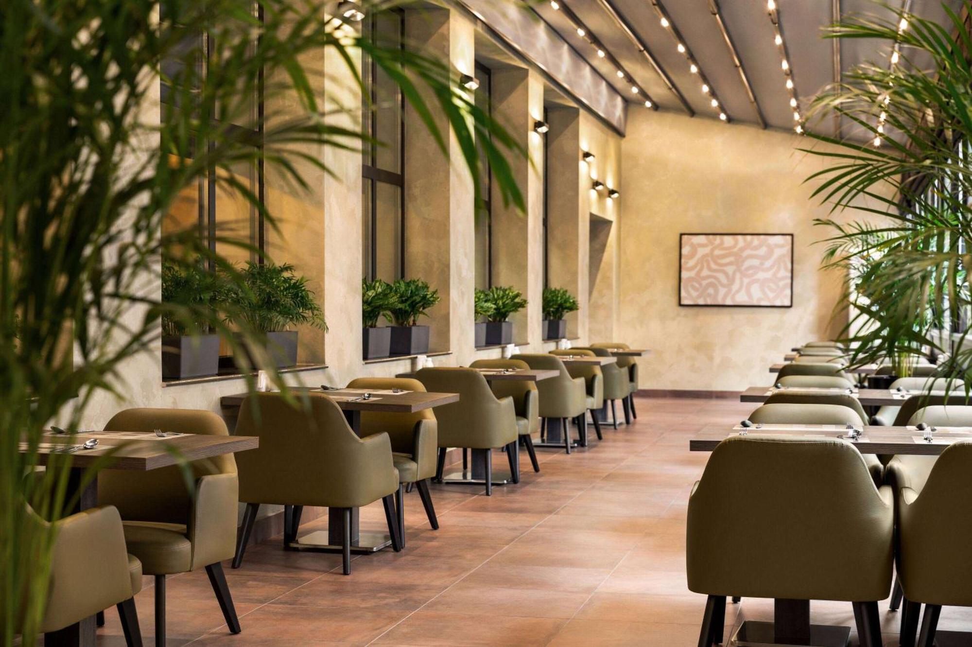 Ramada Encore By Wyndham Tashkent Exterior foto